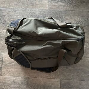 Lululemon gym bag army green